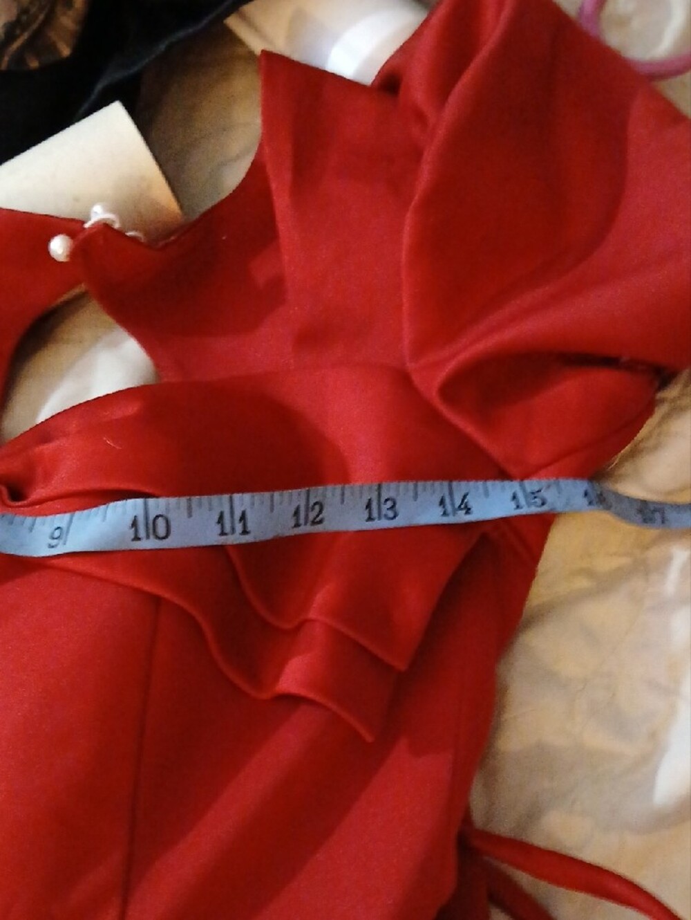 Elegant Red Puff-Sleeve Evening Gown - Picture 8 of 11